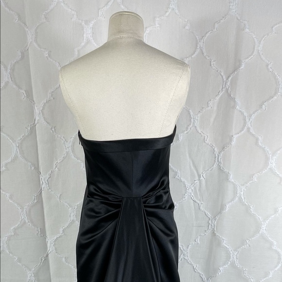 🔥ELEGANT🔥🚨David's Bridal🚨Black Satin Strapless Gown With Back Bustle Detail - Picture 3 of 10